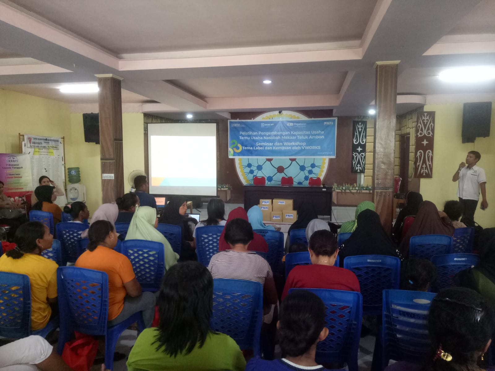 Edukasi Strategi Usaha, PNM Cabang Ambon Gelar Seminar dan Workshop Bagi Nasabah Mekaar Teluk Ambon